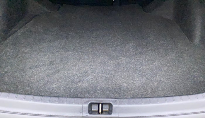 2017 Toyota Corolla Altis GL PETROL, Petrol, Manual, 63,769 km, Boot Inside
