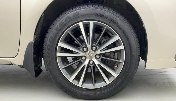 2017 Toyota Corolla Altis GL PETROL, Petrol, Manual, 63,769 km, Right Front Wheel