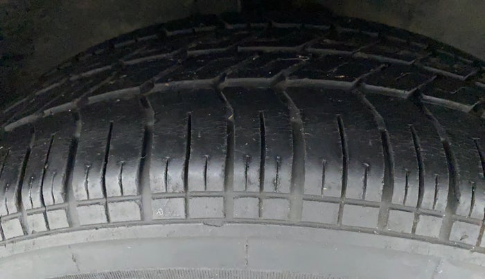 2013 Maruti Ritz VXI, Petrol, Manual, 41,529 km, Right Front Tyre Tread