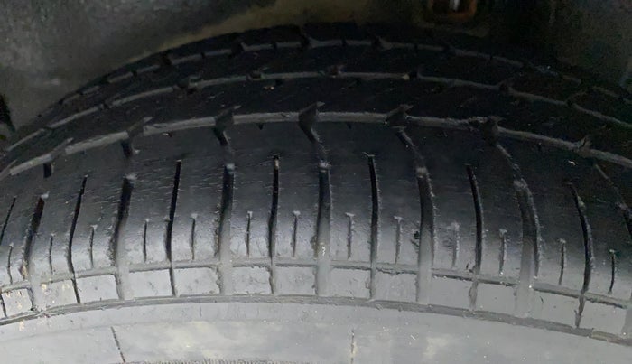 2013 Maruti Ritz VXI, Petrol, Manual, 41,529 km, Left Rear Tyre Tread