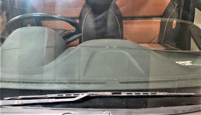 2014 Hyundai Eon ERA +, Petrol, Manual, 90,840 km, Front windshield - Minor spot on windshield
