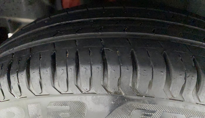 2019 Maruti Swift VXI, Petrol, Manual, 29,270 km, Right Rear Tyre Tread