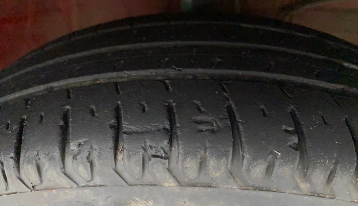 2019 Maruti Swift VXI, Petrol, Manual, 29,270 km, Right Front Tyre Tread