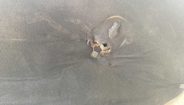 2013 Volkswagen Vento COMFORTLINE DIESEL, Diesel, Manual, 99,023 km, Bonnet (hood) - Insulation cover has minor damage