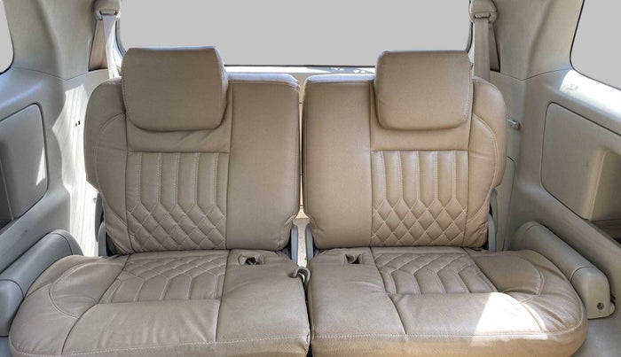 2014 Toyota Innova 2.5 VX 7 STR, Diesel, Manual, 64,779 km, Third Seat Row ( optional )
