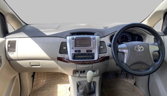 2014 Toyota Innova 2.5 VX 7 STR, Diesel, Manual, 64,779 km, Dashboard