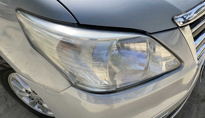 2014 Toyota Innova 2.5 VX 7 STR, Diesel, Manual, 64,779 km, Right headlight - Minor scratches