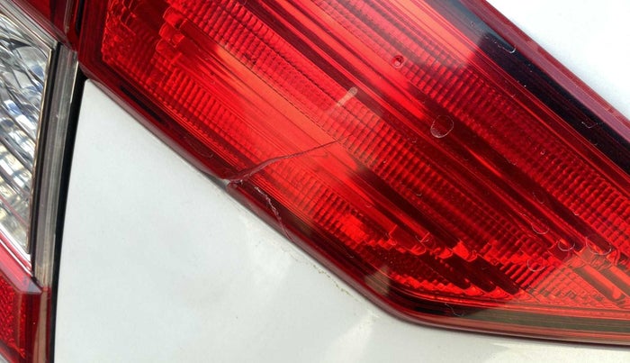 2021 Honda Amaze 1.5L I-DTEC S, Diesel, Manual, 40,785 km, Left tail light - Minor damage