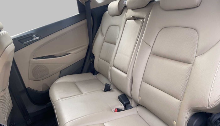 2017 Hyundai Tucson GLS 4WD AT DIESEL, Diesel, Automatic, 63,640 km, Right Side Rear Door Cabin