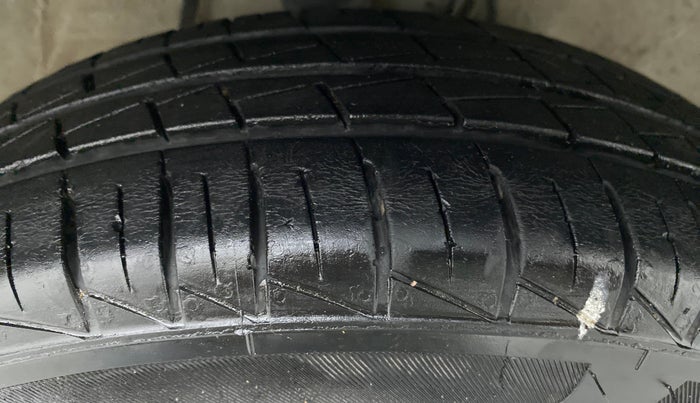 2019 Maruti Alto LXI, Petrol, Manual, 24,920 km, Right Front Tyre Tread