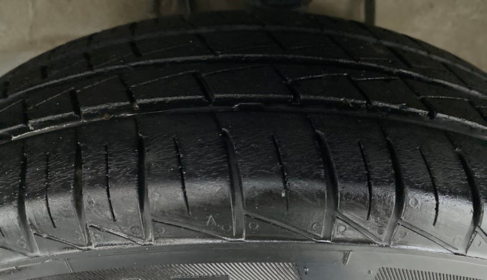 2019 Maruti Alto LXI, Petrol, Manual, 24,920 km, Left Front Tyre Tread