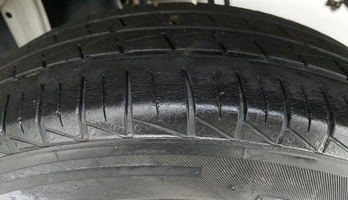 2019 Maruti Alto LXI, Petrol, Manual, 24,920 km, Left Rear Tyre Tread