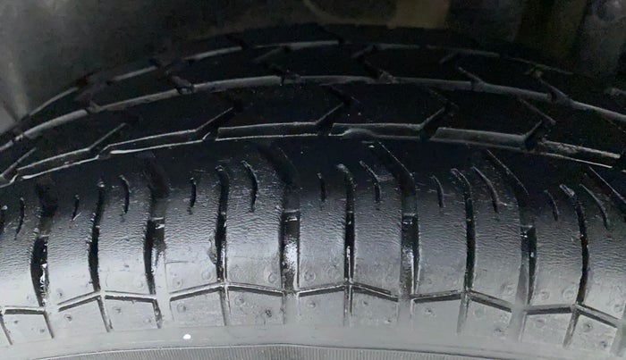 2017 Maruti Swift VXI, Petrol, Manual, 53,486 km, Left Rear Tyre Tread
