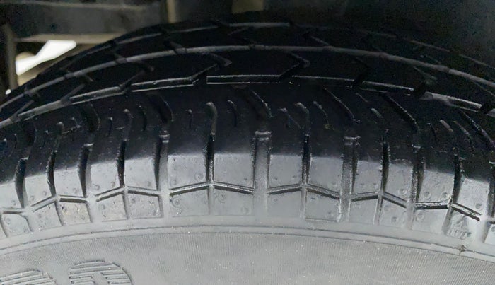 2017 Maruti Swift VXI, Petrol, Manual, 53,486 km, Right Rear Tyre Tread