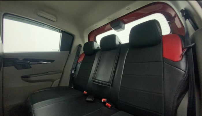 2016 Mahindra Kuv100 K8 6 STR, Petrol, Manual, 45,114 km, Right Side Rear Door Cabin