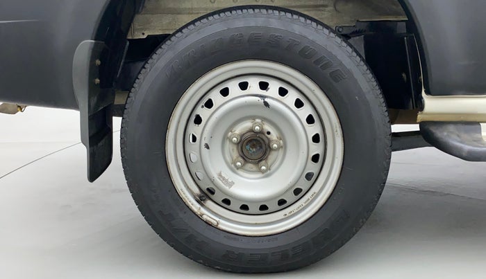 2015 Mahindra Scorpio S4, Diesel, Manual, 79,112 km, Right Rear Wheel