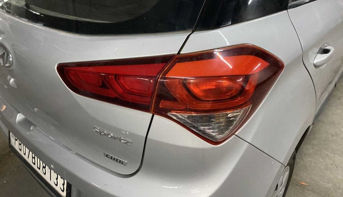 2016 Hyundai Elite i20 SPORTZ 1.4 CRDI, Diesel, Manual, 55,438 km, Right tail light - Minor scratches