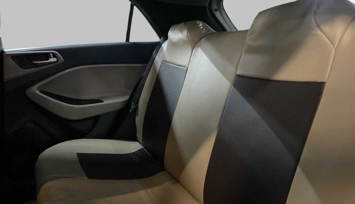 2016 Hyundai Elite i20 SPORTZ 1.4 CRDI, Diesel, Manual, 55,438 km, Right Side Rear Door Cabin