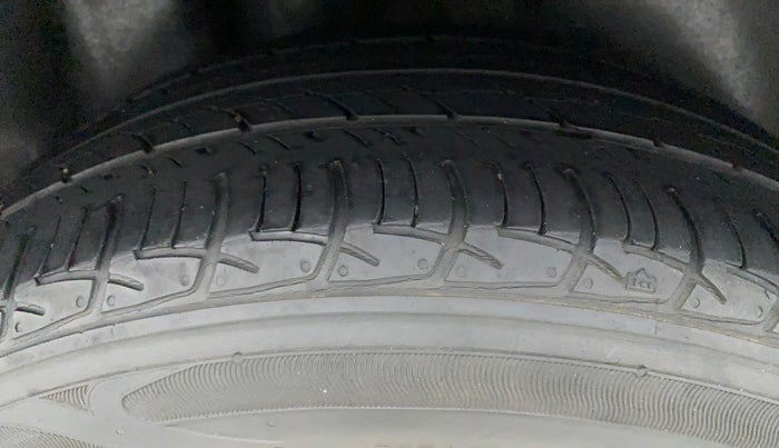 2017 Volkswagen Ameo HIGHLINE1.5L, Diesel, Manual, 49,926 km, Right Rear Tyre Tread