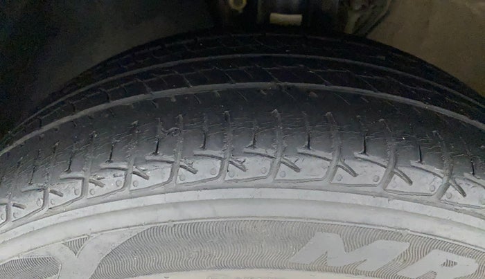 2017 Volkswagen Ameo HIGHLINE1.5L, Diesel, Manual, 49,926 km, Left Front Tyre Tread