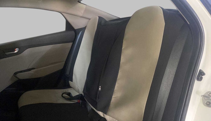 2018 Hyundai Verna 1.6 VTVT SX, Petrol, Manual, 39,469 km, Right Side Rear Door Cabin