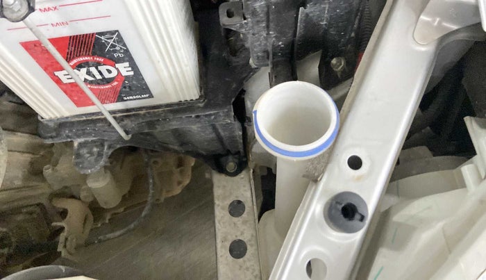 2019 Toyota Etios Liva GX, Petrol, Manual, 19,659 km, Front windshield - Wiper bottle cap missing