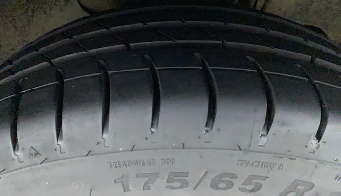 2018 Tata Tiago XZ PLUS DIESEL, Diesel, Manual, 85,984 km, Right Front Tyre Tread