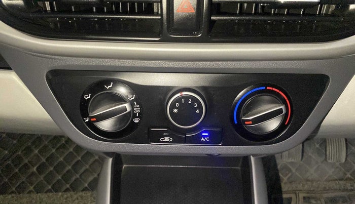 2020 Hyundai GRAND I10 NIOS MAGNA 1.2 KAPPA VTVT, Petrol, Manual, 33,659 km, AC Unit - Minor issue in the heater switch