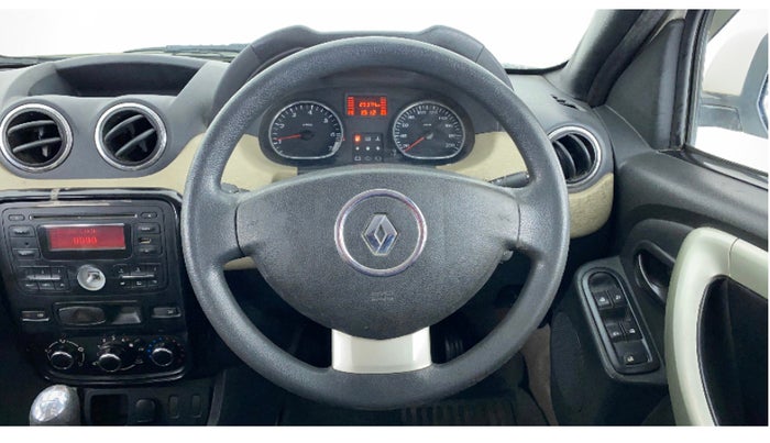 2014 Renault Duster RXL PETROL, Petrol, Manual, 29,638 km, Steering wheel - Steering cover is minor torn