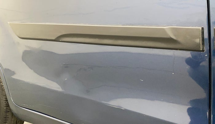 2018 Maruti Ertiga VDI SHVS, Diesel, Manual, 66,972 km, Right rear door - Minor scratches