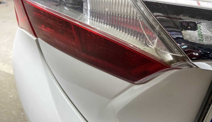 2015 Toyota Corolla Altis G PETROL, Petrol, Manual, 99,679 km, Left tail light - Minor damage