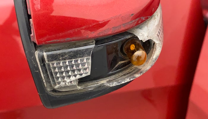 2020 Toyota YARIS G MT, CNG, Manual, 47,284 km, Right rear-view mirror - Indicator light has minor damage