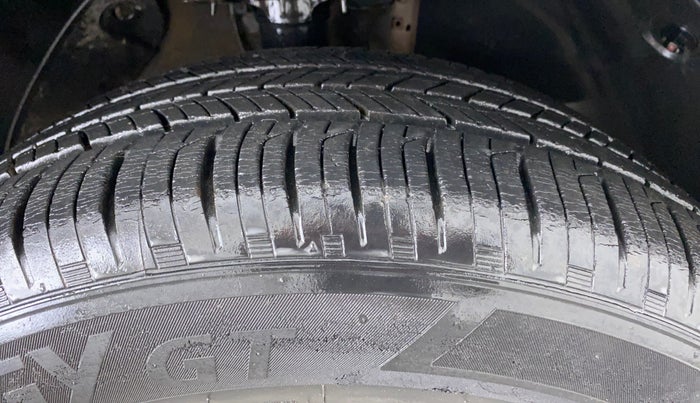 2017 Hyundai Tucson 2WD MT PETROL, Petrol, Manual, 38,835 km, Right Front Tyre Tread