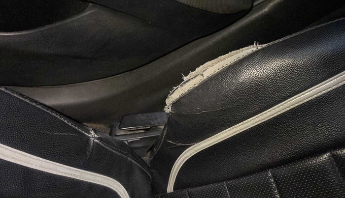 2015 Maruti Baleno DELTA DIESEL 1.3, Diesel, Manual, 52,311 km, Driver seat - Cover slightly torn