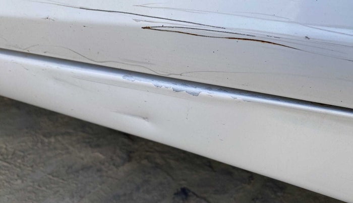 2018 Hyundai Eon ERA +, Petrol, Manual, 66,751 km, Left running board - Paint has minor damage