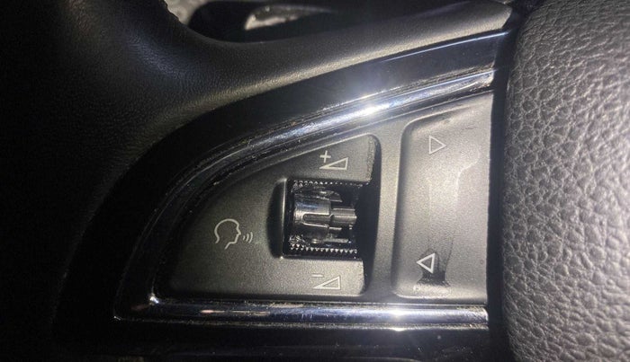 2019 Skoda Octavia L&K 1.8 TSI AT, Petrol, Automatic, 67,896 km, Steering wheel - Sound system control has minor damage