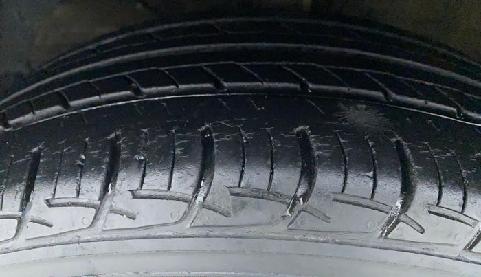 2019 Maruti Baleno DELTA PETROL 1.2, Petrol, Manual, 34,072 km, Left Front Tyre Tread
