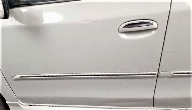 2011 Toyota Etios VX, Petrol, Manual, 65,735 km, Front passenger door - Slightly dented
