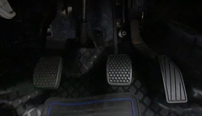 2017 Maruti Alto 800 LXI, Petrol, Manual, 25,202 km, Pedals