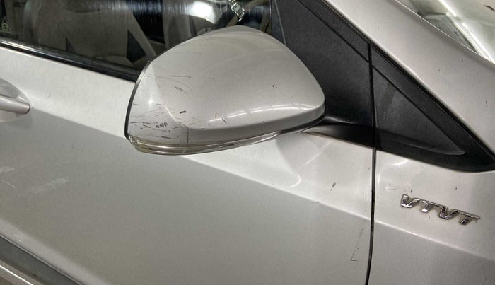 2014 Hyundai Xcent S 1.2, Petrol, Manual, 94,887 km, Right rear-view mirror - Cover has minor damage