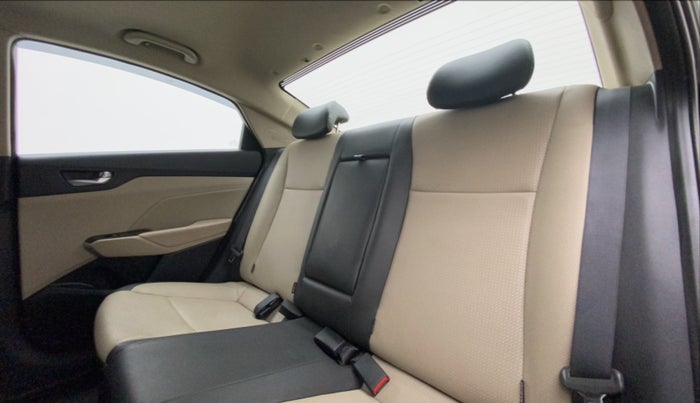 2021 Hyundai Verna SX (O) 1.5 VTVT IVT, Petrol, Automatic, 14,121 km, Right Side Rear Door Cabin