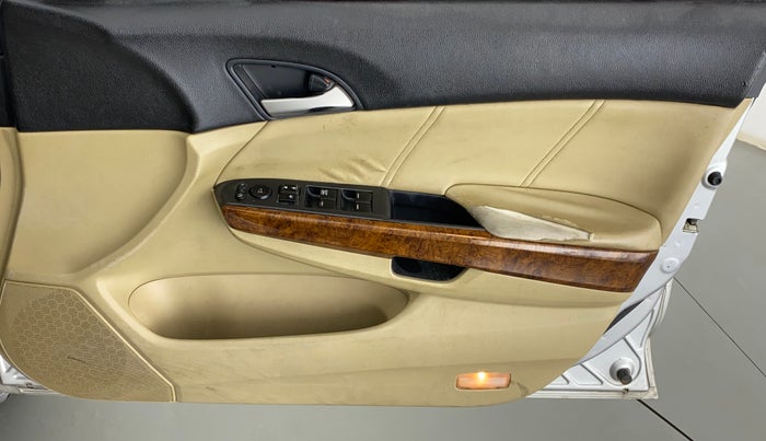 2012 Honda Accord 2.4L I-VTEC AT, Petrol, Automatic, 63,465 km, Driver Side Door Panels Control
