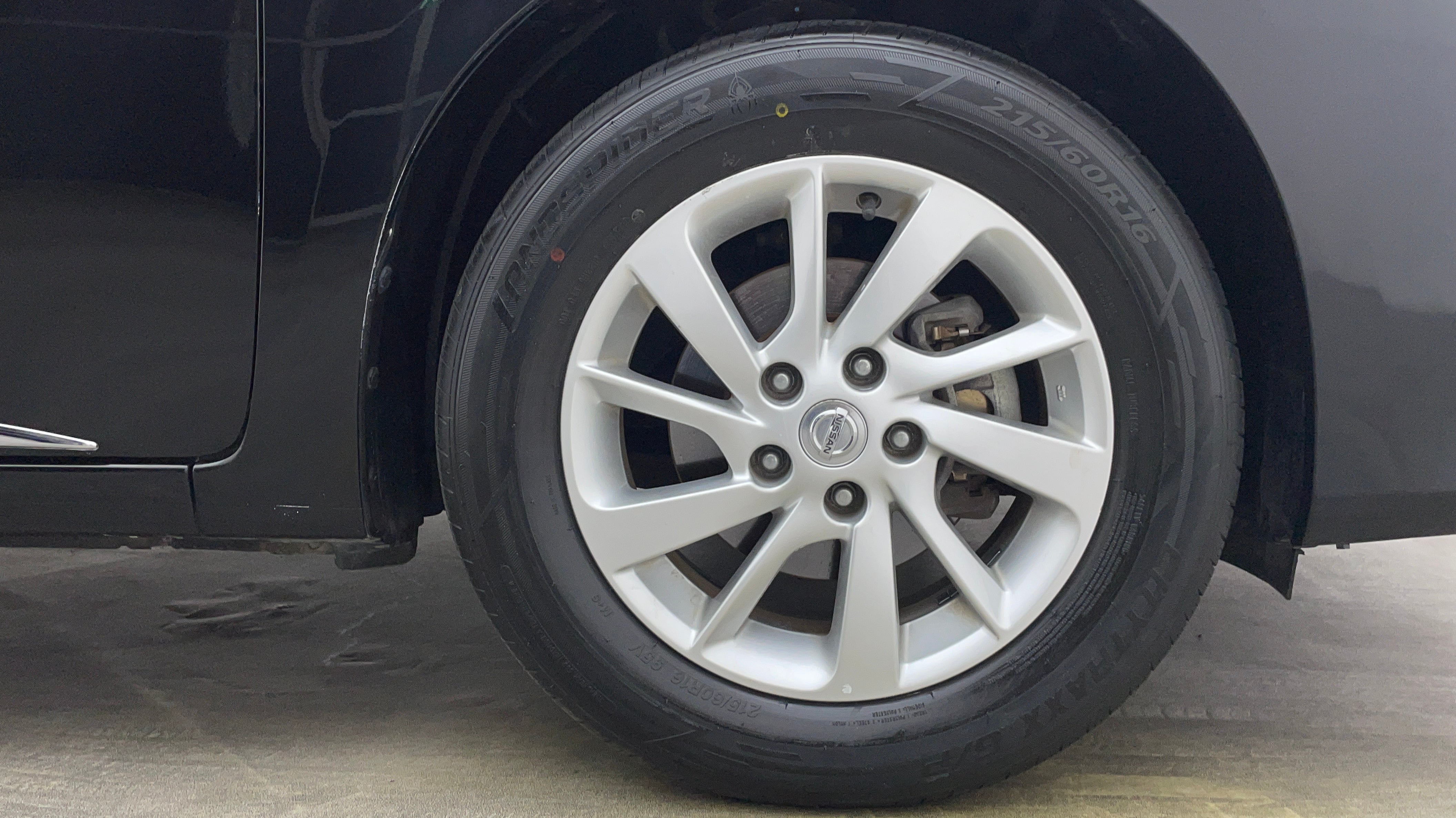 Nissan Sentra-Right Front Tyre