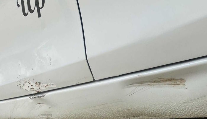 2016 Maruti Swift VDI ABS, Diesel, Manual, 47,828 km, Left running board - Minor scratches