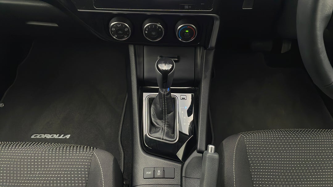 2017 Toyota Corolla Ascent Sport, Automatic, 9446 km, Gear Lever 