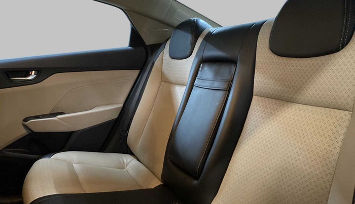 2020 Hyundai Verna SX 1.5 VTVT, Petrol, Manual, 18,055 km, Right Side Rear Door Cabin