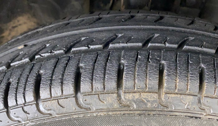 2019 Renault Kwid RXT 1.0 (O), Petrol, Manual, 37,390 km, Right Front Tyre Tread