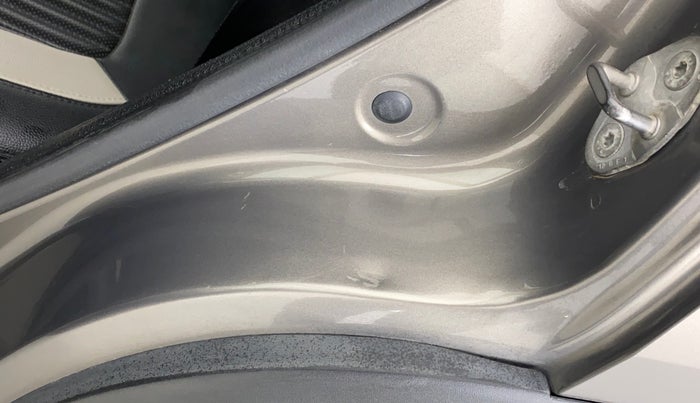 2019 Renault Kwid RXT 1.0 (O), Petrol, Manual, 37,390 km, Left C pillar - Slightly dented