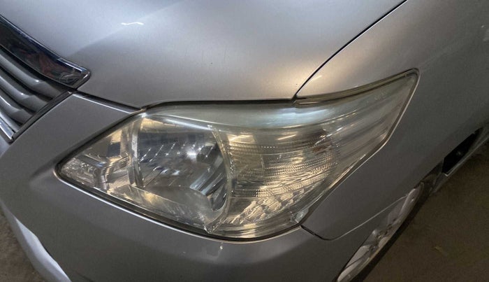 2012 Toyota Innova 2.5 VX 7 STR, Diesel, Manual, 80,838 km, Left headlight - Faded