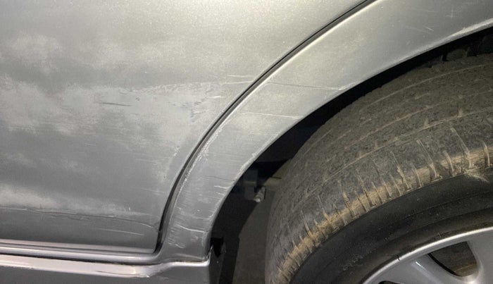 2012 Toyota Innova 2.5 VX 7 STR, Diesel, Manual, 80,838 km, Left quarter panel - Rusted
